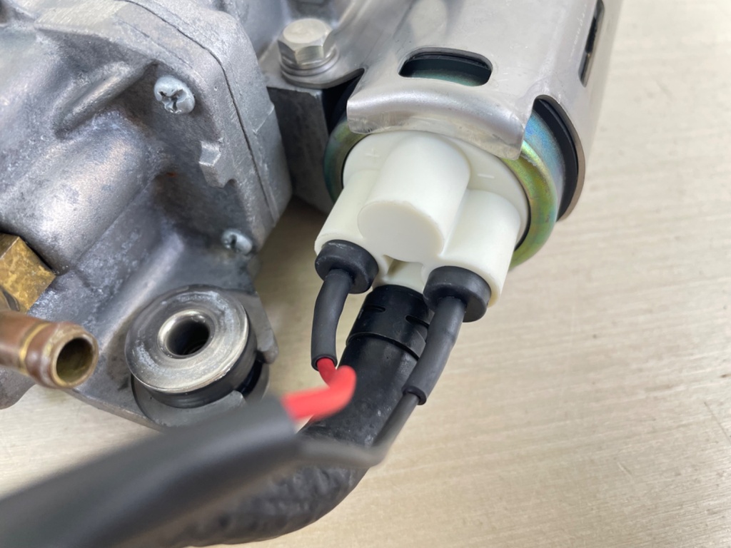 2008 Yamaha 250HP 4 Stroke Float Chamber Assembly VST Fuel 6P2-14180-04-00