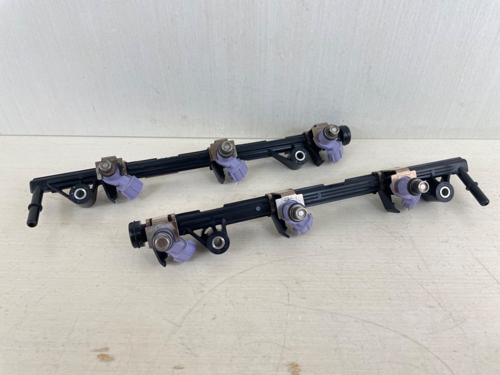 2008 Yamaha 250HP 3.3L 4 Stroke Outboard Engine Fuel Delivery Pipe & Injectors