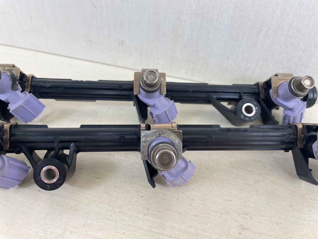 2008 Yamaha 250HP 3.3L 4 Stroke Outboard Engine Fuel Delivery Pipe & Injectors