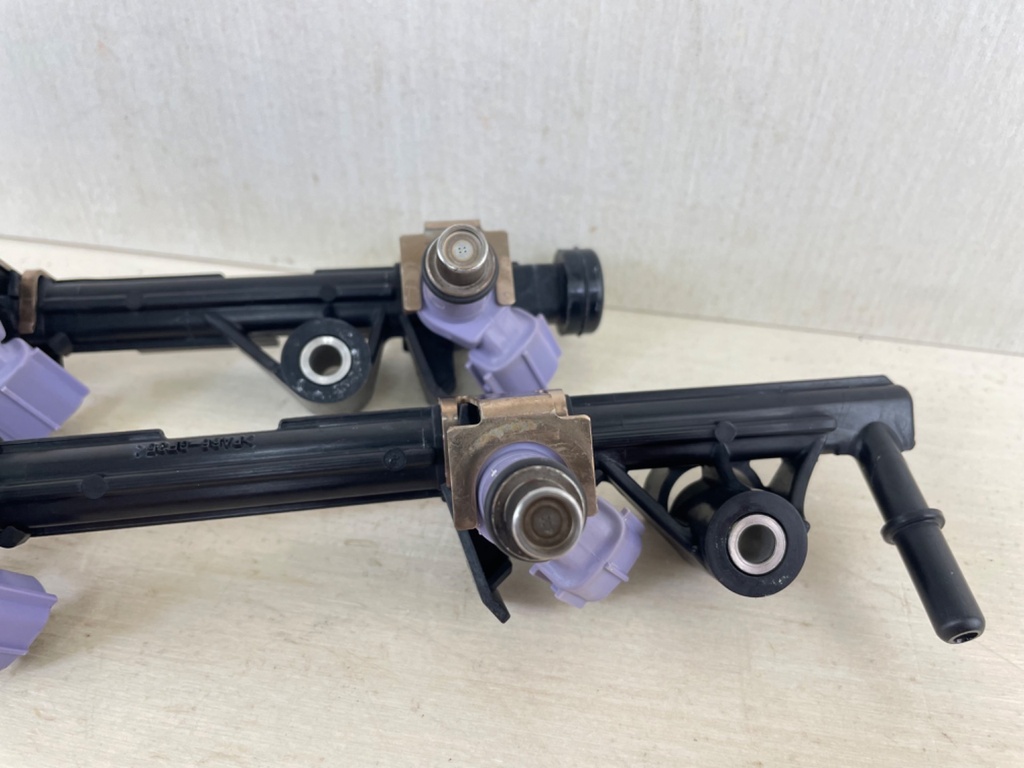 2008 Yamaha 250HP 3.3L 4 Stroke Outboard Engine Fuel Delivery Pipe & Injectors