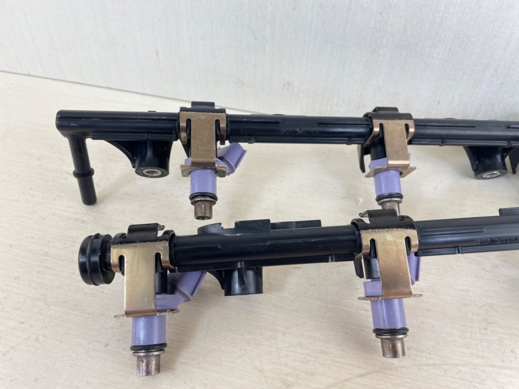 2008 Yamaha 250HP 3.3L 4 Stroke Outboard Engine Fuel Delivery Pipe & Injectors