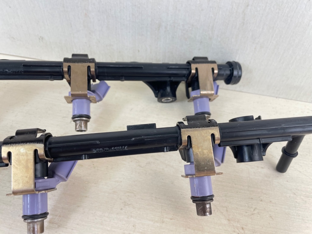 2008 Yamaha 250HP 3.3L 4 Stroke Outboard Engine Fuel Delivery Pipe & Injectors