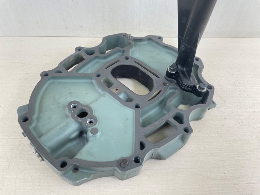 2006 Yamaha 250HP 4 Stroke Outboard Exhaust Manifold & Oil Strainer 69J-41131-10-CA