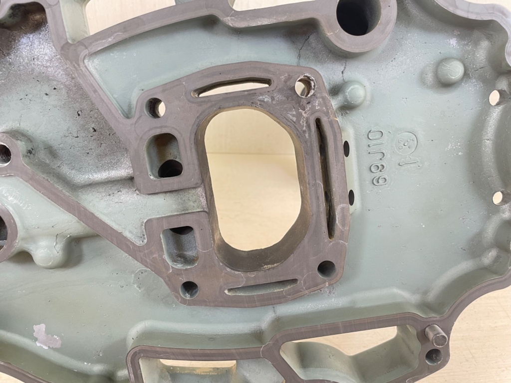 2006 Yamaha 250HP 4 Stroke Outboard Exhaust Manifold & Oil Strainer 69J-41131-10-CA