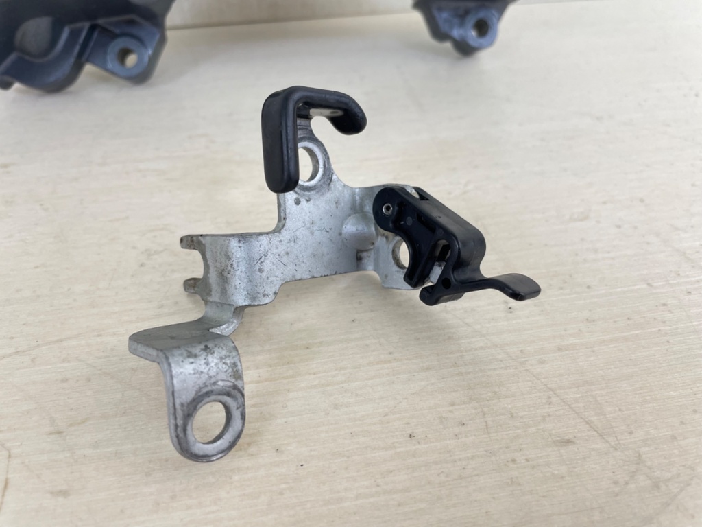 05 - 07 Yamaha 225 250HP 4 Stroke Outboard Cable Cover Plate Fitting 6P2-42738-00-8D