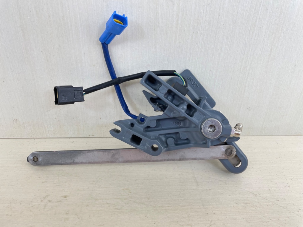 2006 Yamaha 250HP 4 Stroke Outboard Switch & Bracket Assembly 60V-8259F-01-00