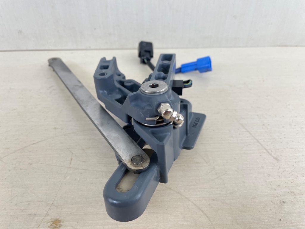 2006 Yamaha 250HP 4 Stroke Outboard Switch & Bracket Assembly 60V-8259F-01-00