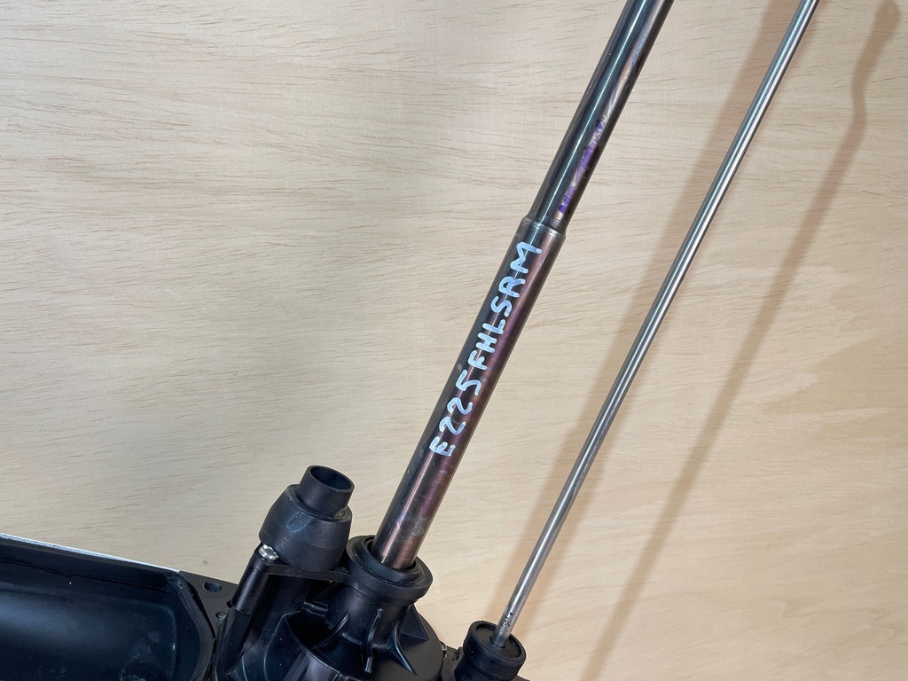 Evinrude Johnson Lightning 2 L2 Lower Unit Gear Case Assembly