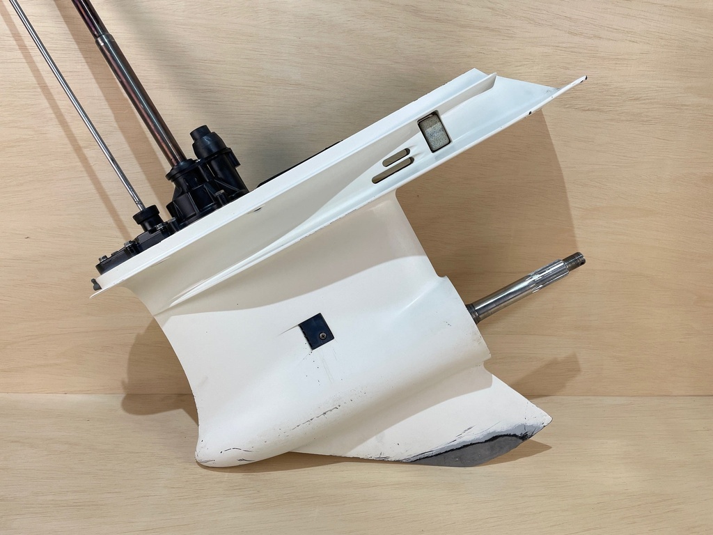 Evinrude Johnson Lightning 2 L2 Lower Unit Gear Case Assembly