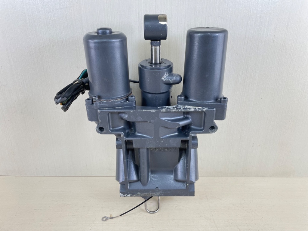 02-18 Yamaha 200 225 250 300 HP 4 Stroke Outboard Power Trim Tilt Unit - Used