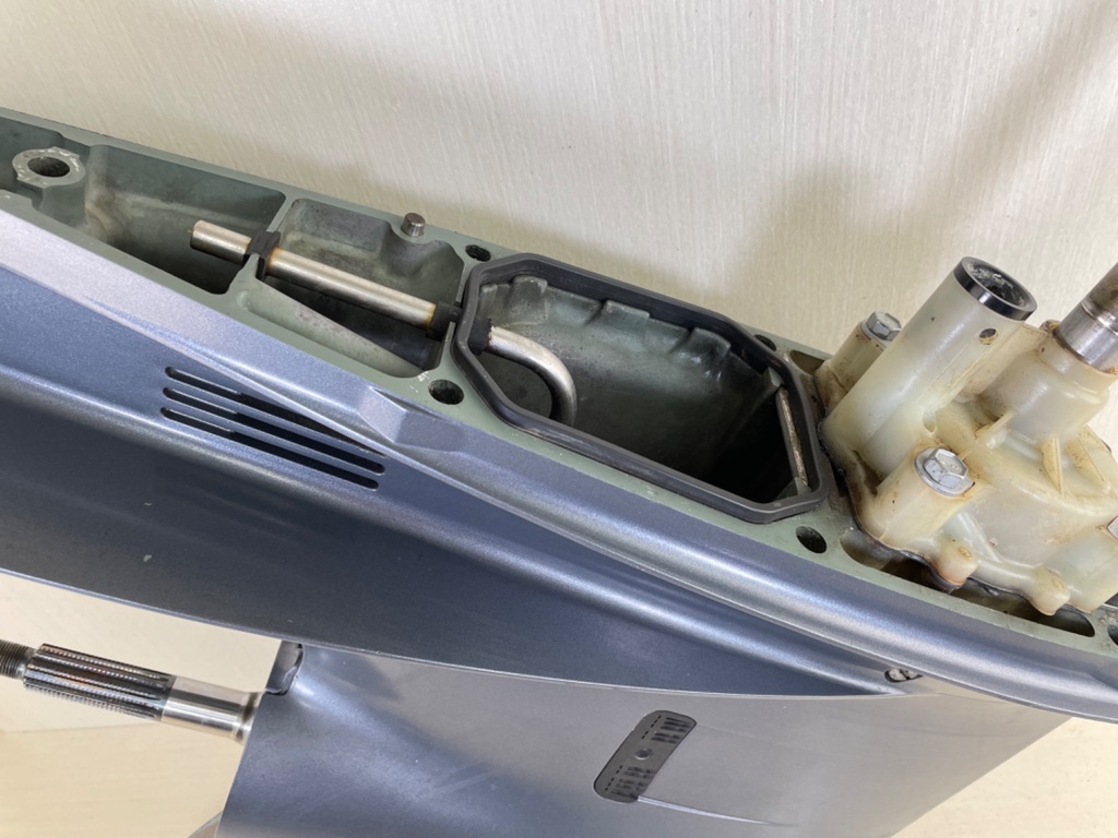 Yamaha 250HP F250 3.3L 25" Shaft Lower Unit Gear Case RH Standard Rotation