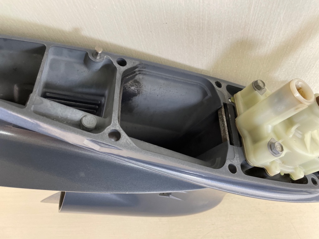 2012+ Yamaha 200HP F200 4 Stroke Outboard 25" XL Lower Unit Gear Case RH 6DA-45300-10-8D