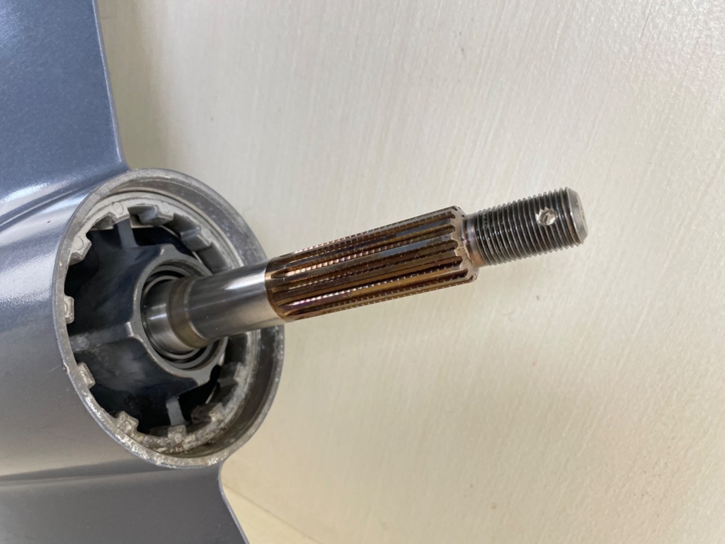 2012+ Yamaha 200HP F200 4 Stroke Outboard 25" XL Lower Unit Gear Case RH 6DA-45300-10-8D