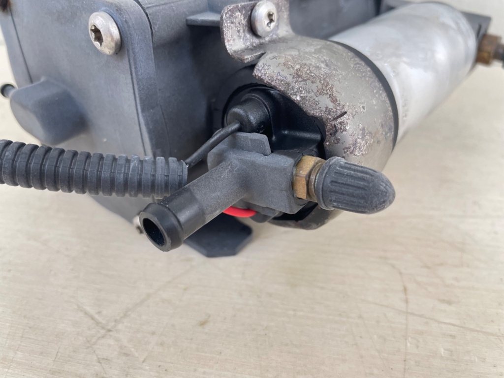 2006 Evinrude 90HP Etec 2 Stroke Outboard Fuel Pump Vapor Separator VST 5006085