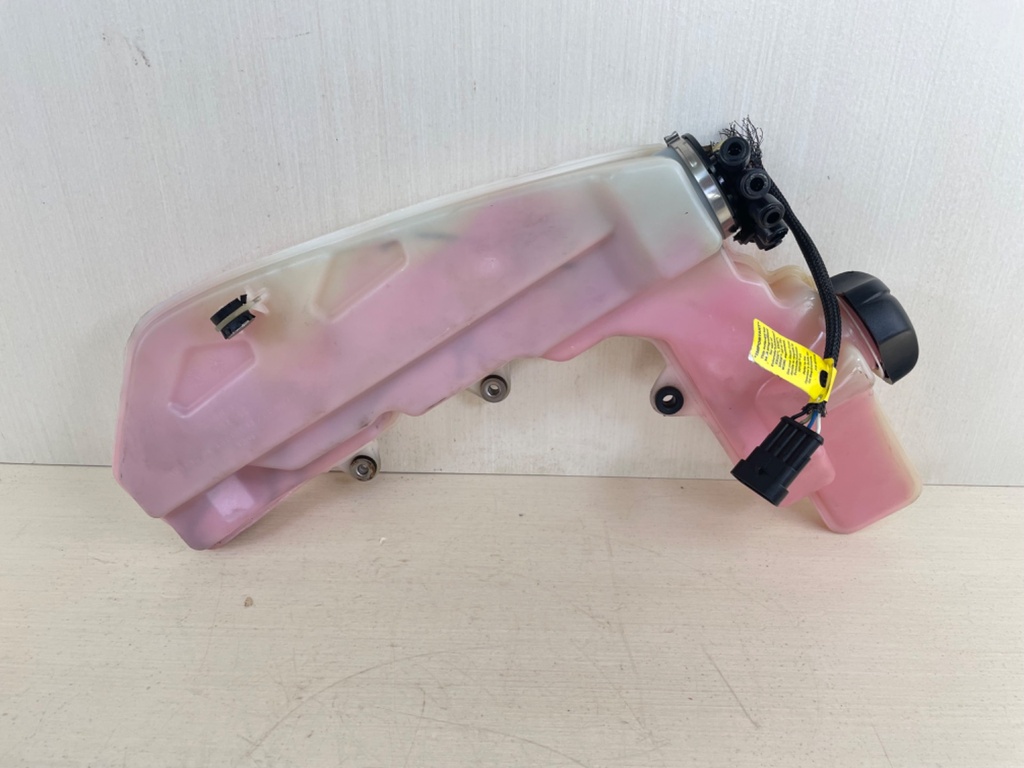 Evinrude 75 90 HP Etec Oil Tank 5007930 With Pump 5007915