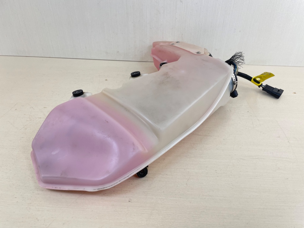 Evinrude 75 90 HP Etec Oil Tank 5007930 With Pump 5007915