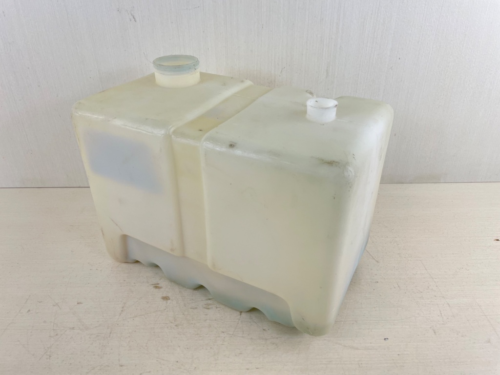 Yamaha Outboard Remote 2 Stroke Oil Tank Assembly 2.8 Gallons 10L Tank Only