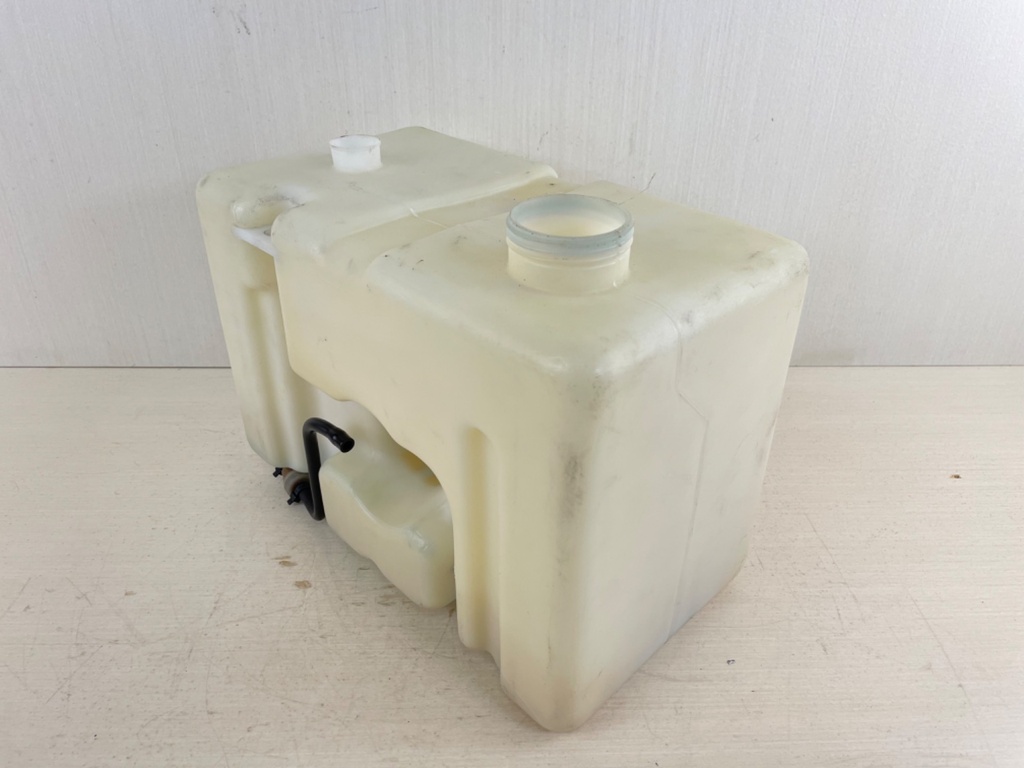 Yamaha Outboard Remote 2 Stroke Oil Tank Assembly 2.8 Gallons 10L Tank Only