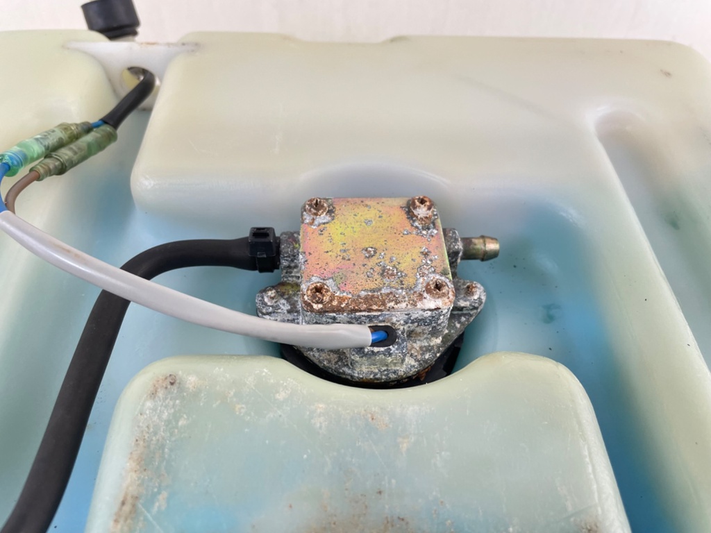 Yamaha Outboard 2 Stroke 10.5L Remote Oil Tank With Pump & Sensor 2.8 Gallons