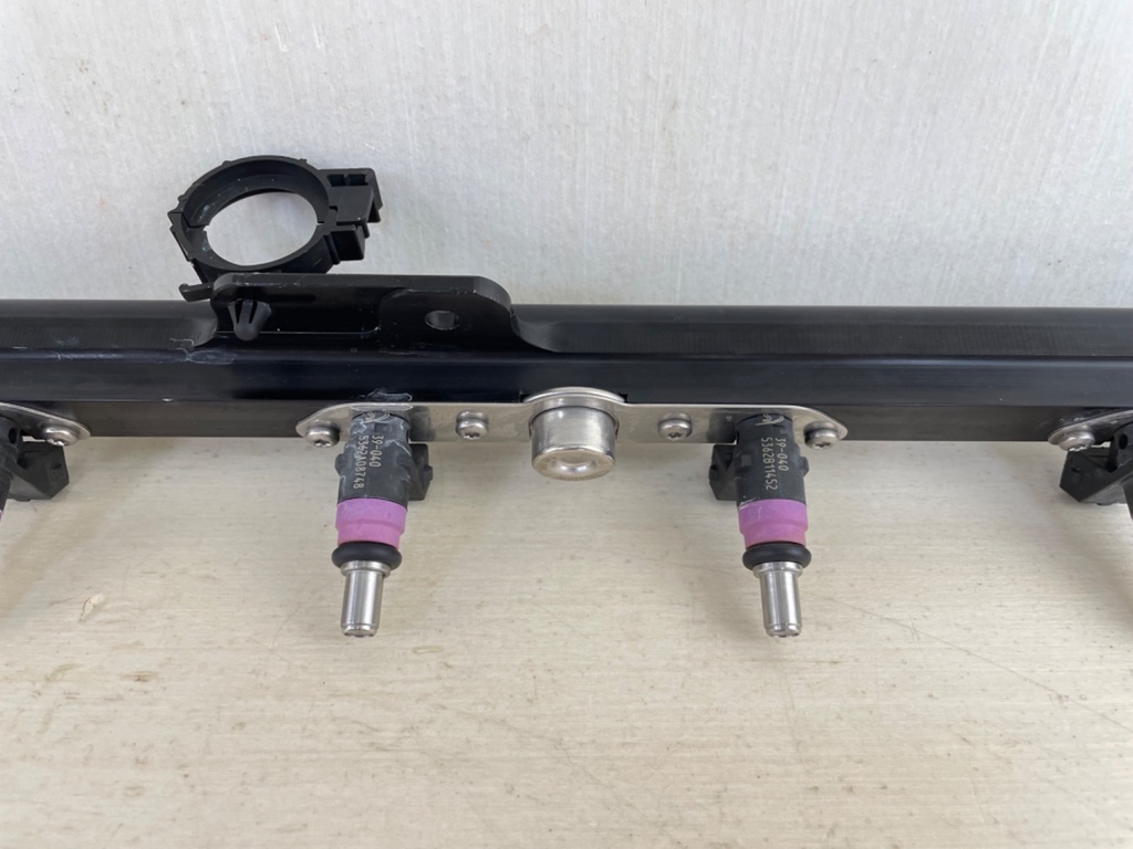 Mercury Verado 200 225 250 275 250 HP L6 Fuel Rail & Injectors Set 8M0006027