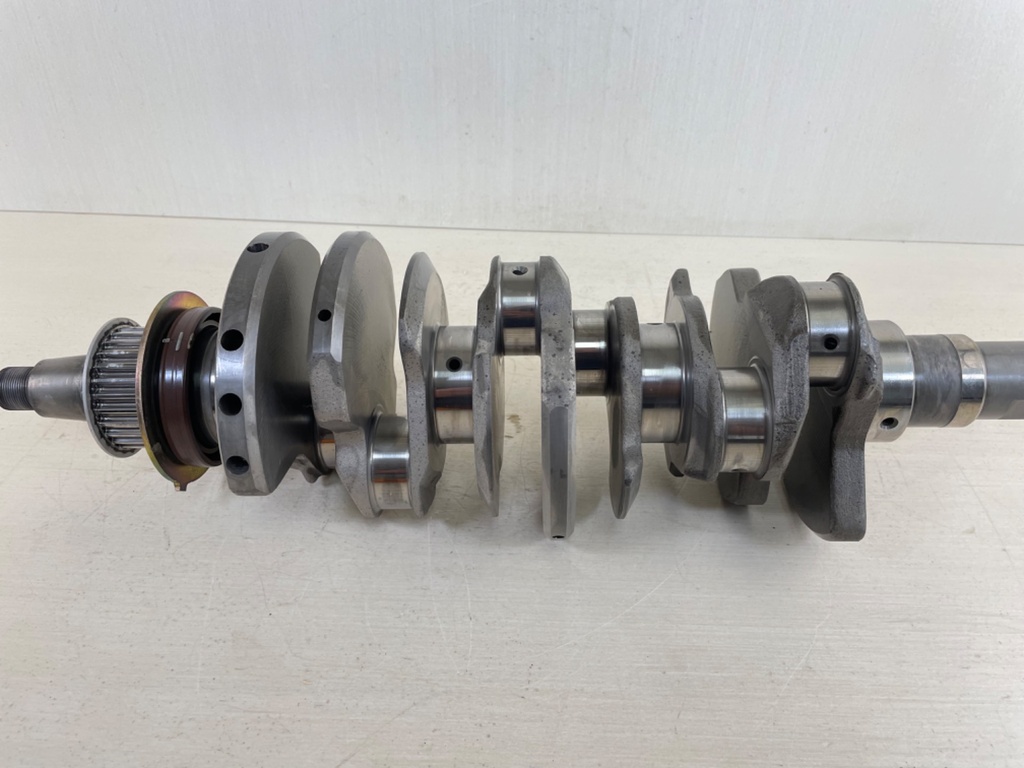 2006 Yamaha F 200 225HP 4 Stroke Outboard Crankshaft Crank 69J-11411-00-00