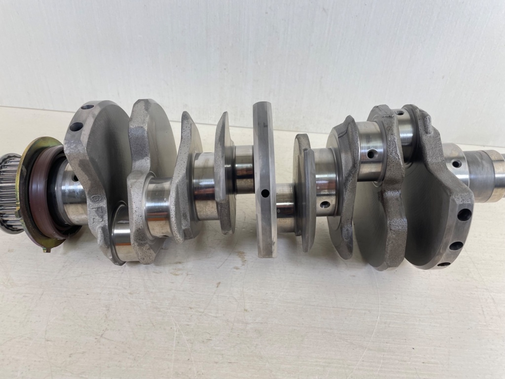 2006 Yamaha F 200 225HP 4 Stroke Outboard Crankshaft Crank 69J-11411-00-00