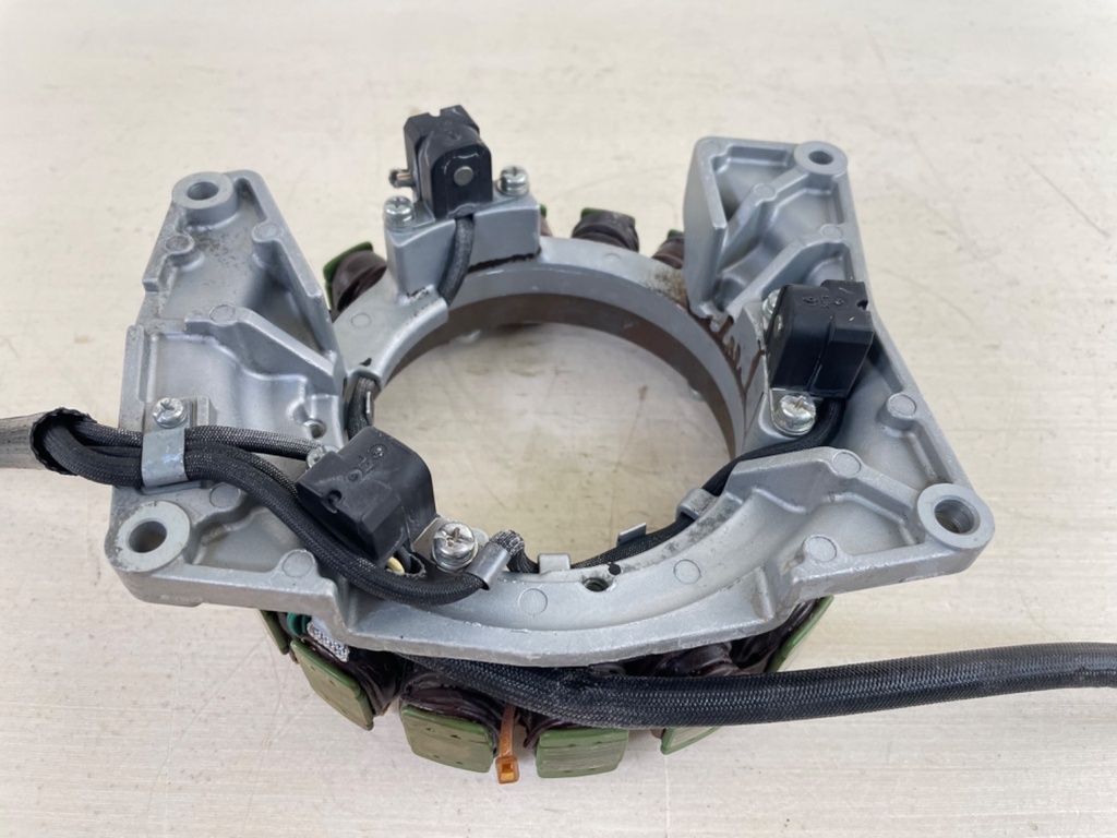 2006 Yamaha 225HP 4 Stroke Outboard Stator Coil Pulser Base Assembly 69J-81410-10-00