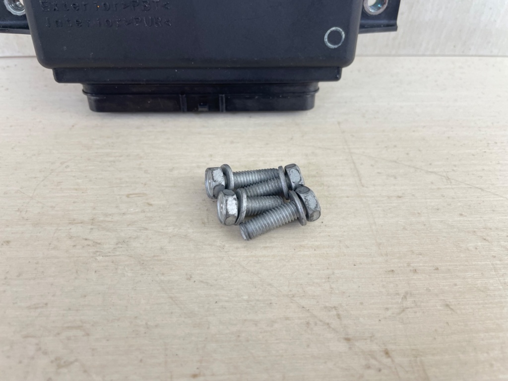 2006 Yamaha 225HP 4 Stroke Engine Control Unit ECU 69J-8591A-31-00 - TESTED