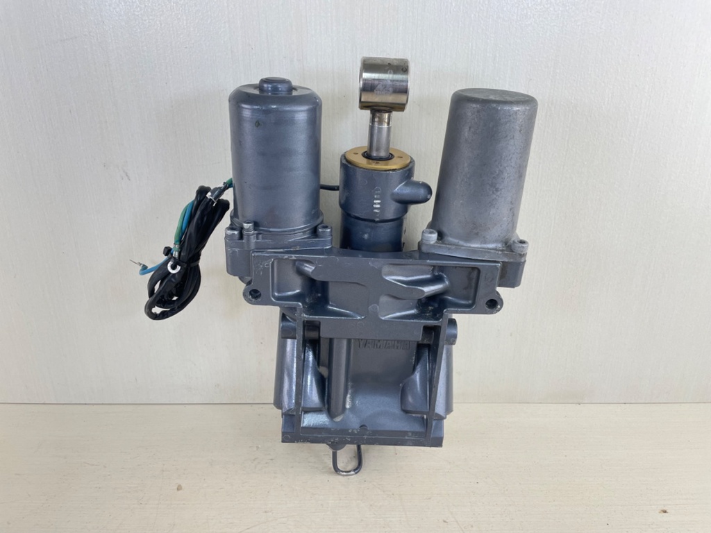 02-18 Yamaha 200 225 250 300 HP 4 Stroke Outboard Power Trim Tilt Unit - Fully Tested