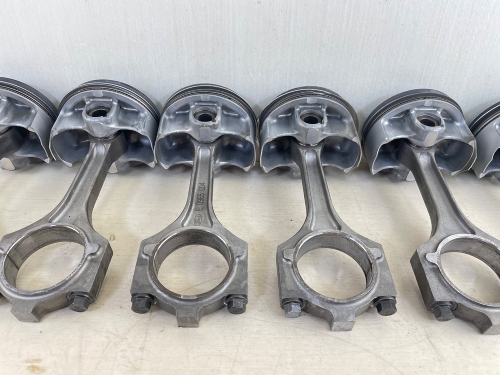 2006 Yamaha 250HP 4 Stroke Outboard Piston & Connecting Rod Set 69J-W1165-01-00