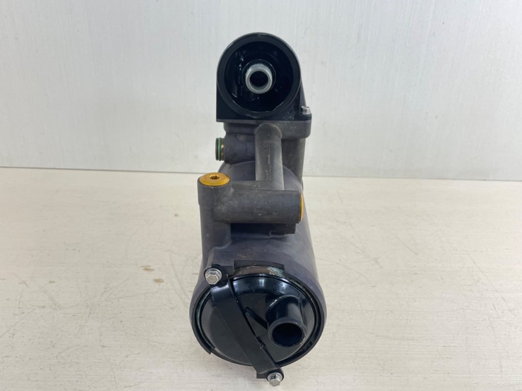 Mercury Verado 2.6L Outboard Oil Cooler Assembly 8M0092405