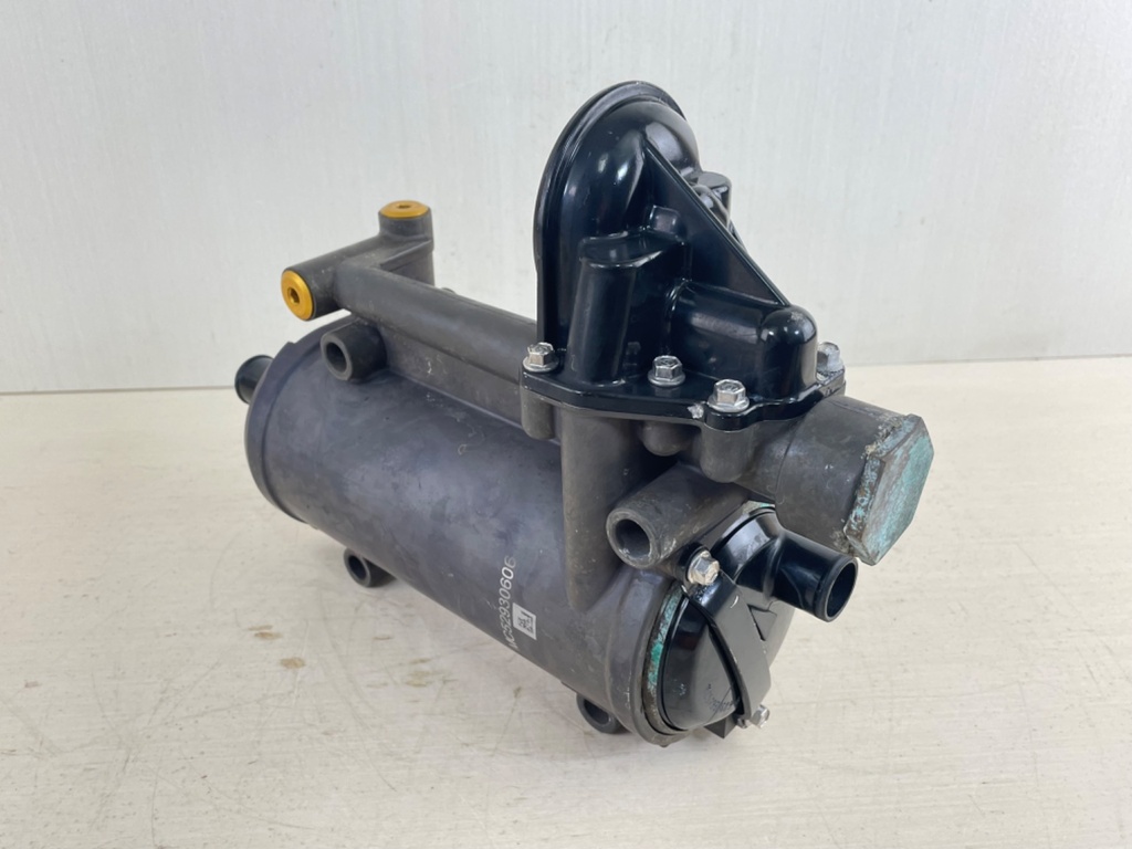 Mercury Verado 2.6L Outboard Oil Cooler Assembly 8M0092405