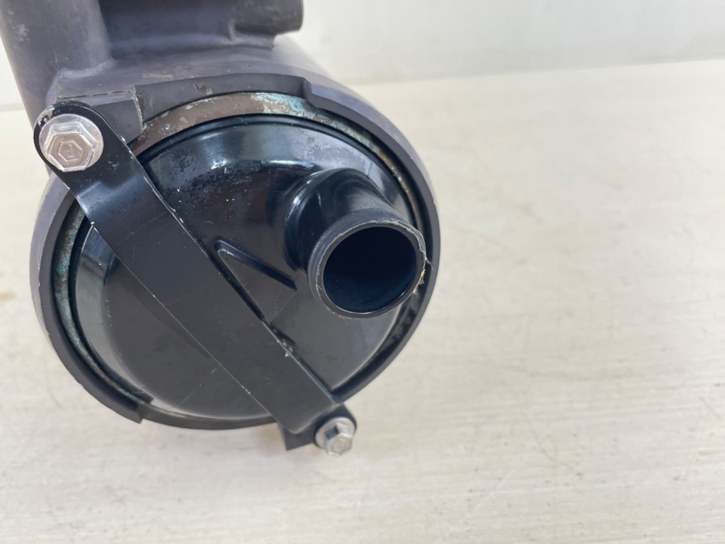 Mercury Verado 2.6L Outboard Oil Cooler Assembly 8M0092405