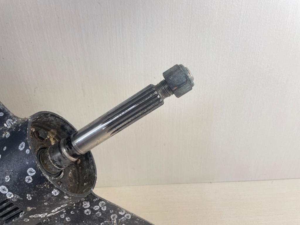 89-1994 Mercury 85 90 120 125 150 HP Force Outboard Lower Unit Gear Case 817925A5