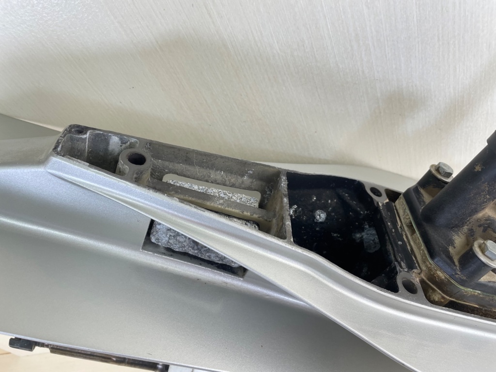 2000 Honda 115 130 HP 4 Stroke Outboard 25" Lower Unit Gear Case RH 41100-ZW5-810ZA