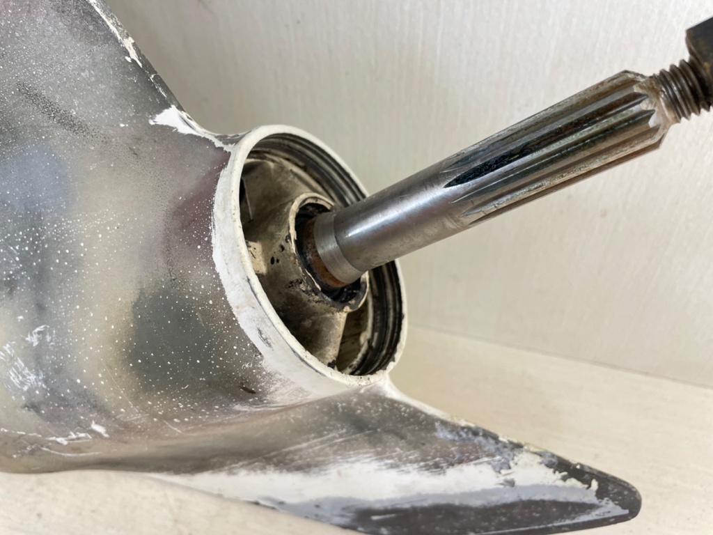 1991-2005 Johnson Evinrude 20 25 30 HP Outboard L 20" Lower Unit Gear Case