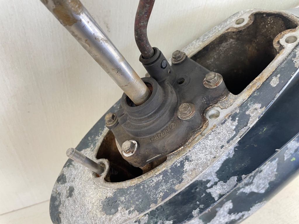 Johnson Evinrude 20 25 30 HP Outboard Short 15" Lower Unit Gear Case 1991-2005