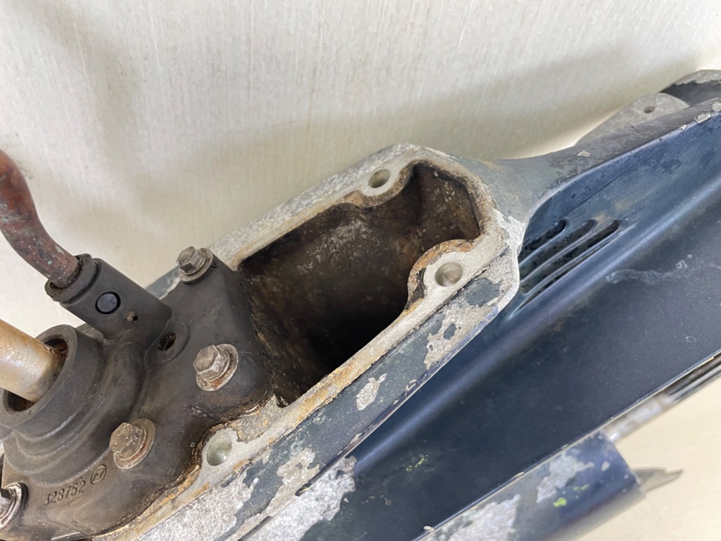 Johnson Evinrude 20 25 30 HP Outboard Short 15" Lower Unit Gear Case 1991-2005