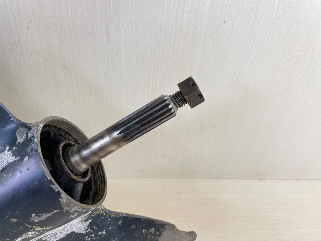 Johnson Evinrude 20 25 30 HP Outboard Short 15" Lower Unit Gear Case 1991-2005