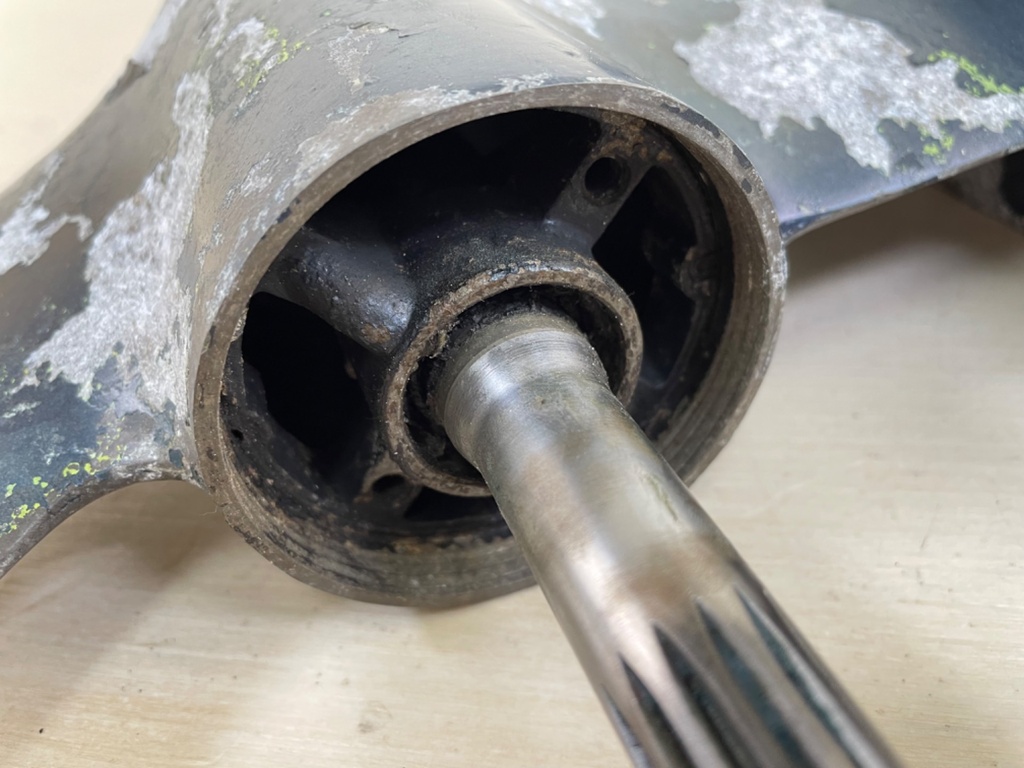 Johnson Evinrude 20 25 30 HP Outboard Short 15" Lower Unit Gear Case 1991-2005