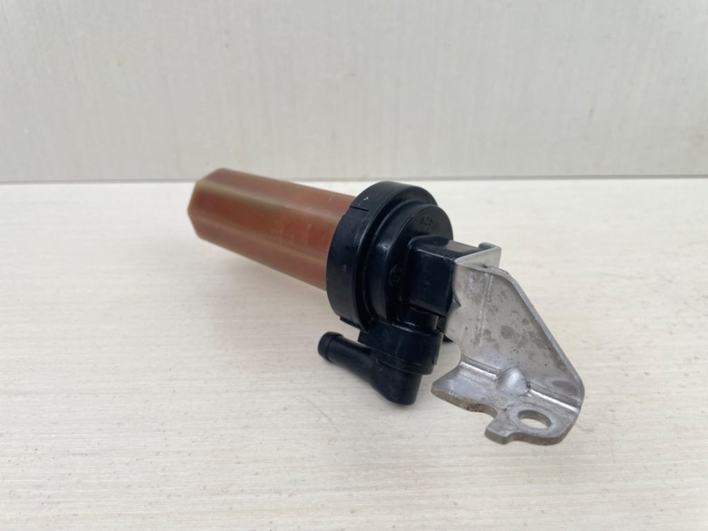 2003 Yamaha 115HP F115 Outboard Fuel Filter Assembly 68V-24560-01-00