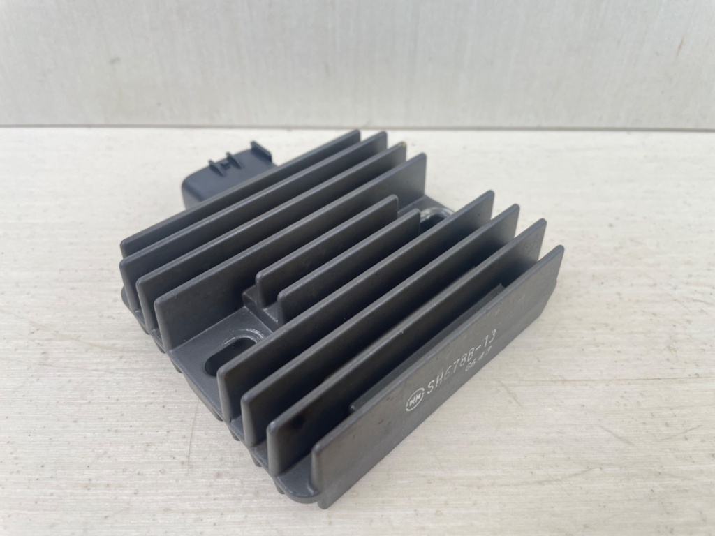 2007 Yamaha 115HP 4 Stroke Outboard Rectifier & Regulator Assembly 68V-81960-10-00