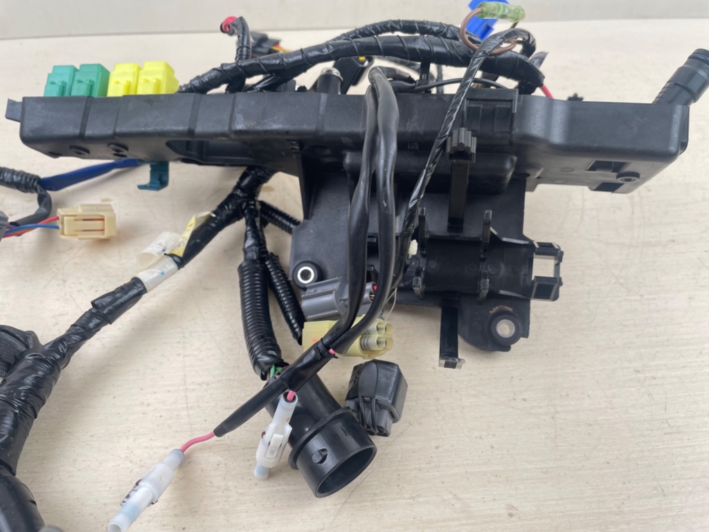 2006-2011 Yamaha 115HP 4 Stroke Outboard Engine Wire Harness 68V-82590-50-00