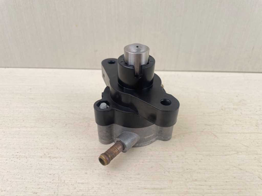 2007 Yamaha 115HP 4 Stroke Outboard Fuel Pump Assembly 68V-24410-00-00