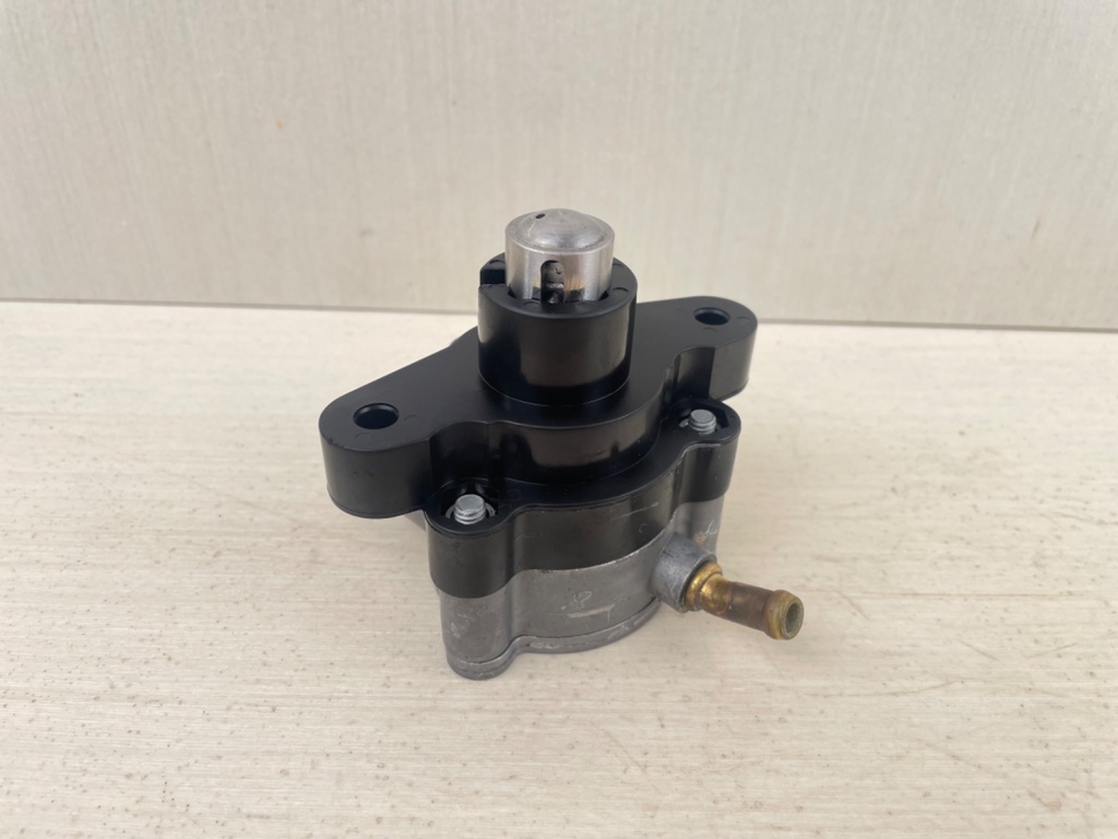 2007 Yamaha 115HP 4 Stroke Outboard Fuel Pump Assembly 68V-24410-00-00