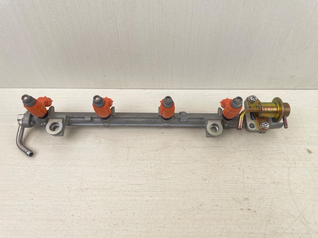 2007 Yamaha 115HP 4 Stroke Outboard Fuel Injector Set W/ Pipe 68V-13160-00-00