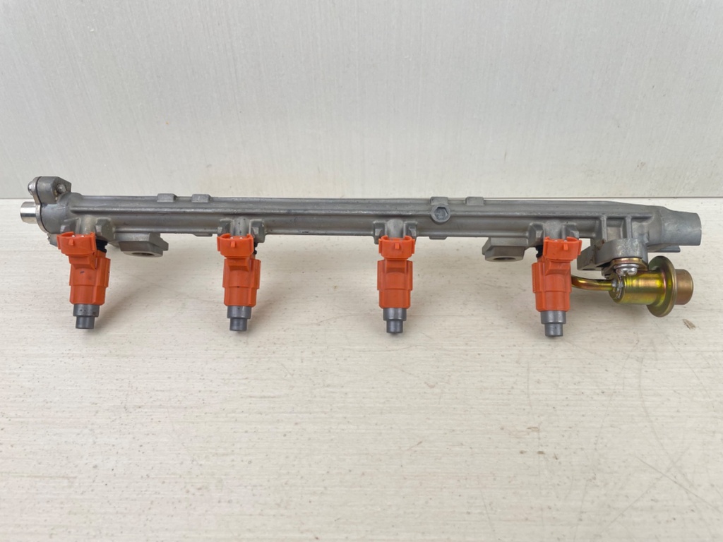 2007 Yamaha 115HP 4 Stroke Outboard Fuel Injector Set W/ Pipe 68V-13160-00-00