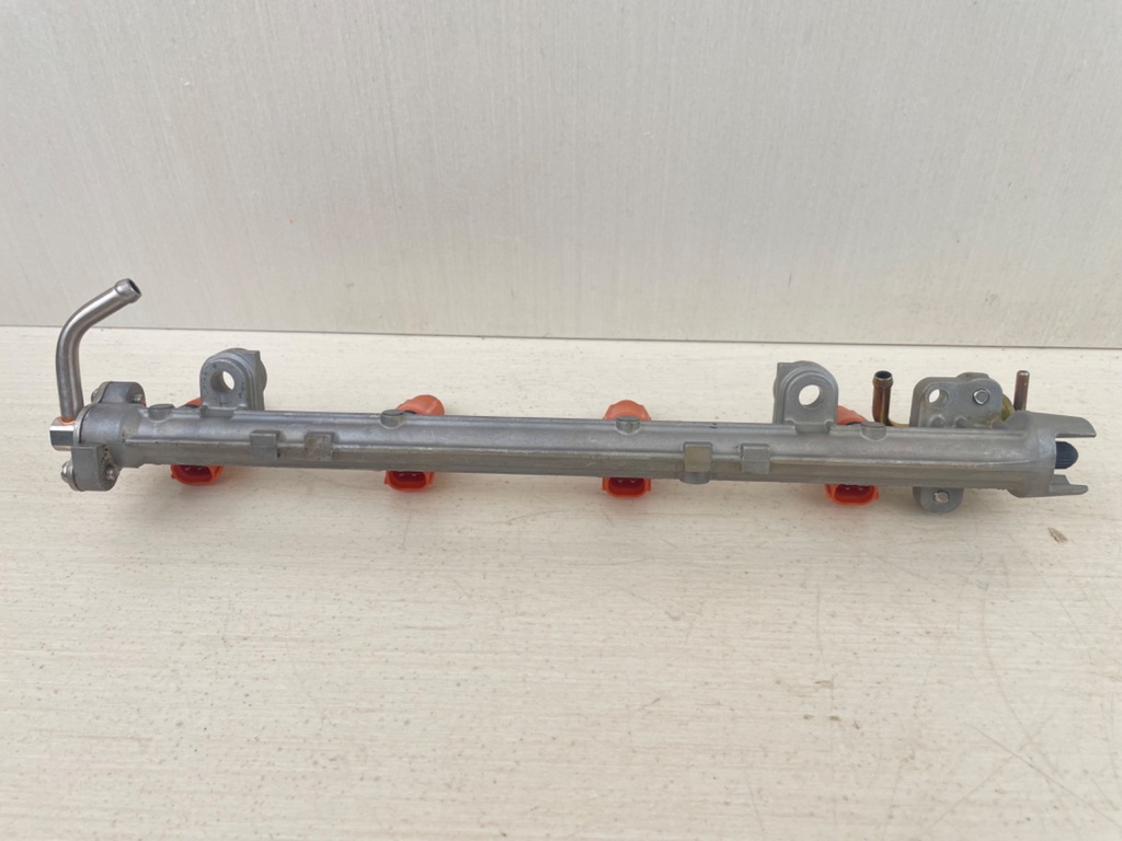 2007 Yamaha 115HP 4 Stroke Outboard Fuel Injector Set W/ Pipe 68V-13160-00-00