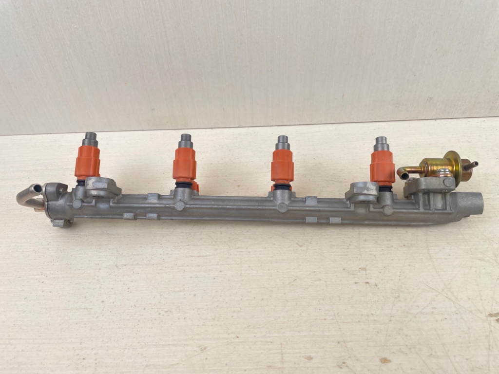 2007 Yamaha 115HP 4 Stroke Outboard Fuel Injector Set W/ Pipe 68V-13160-00-00