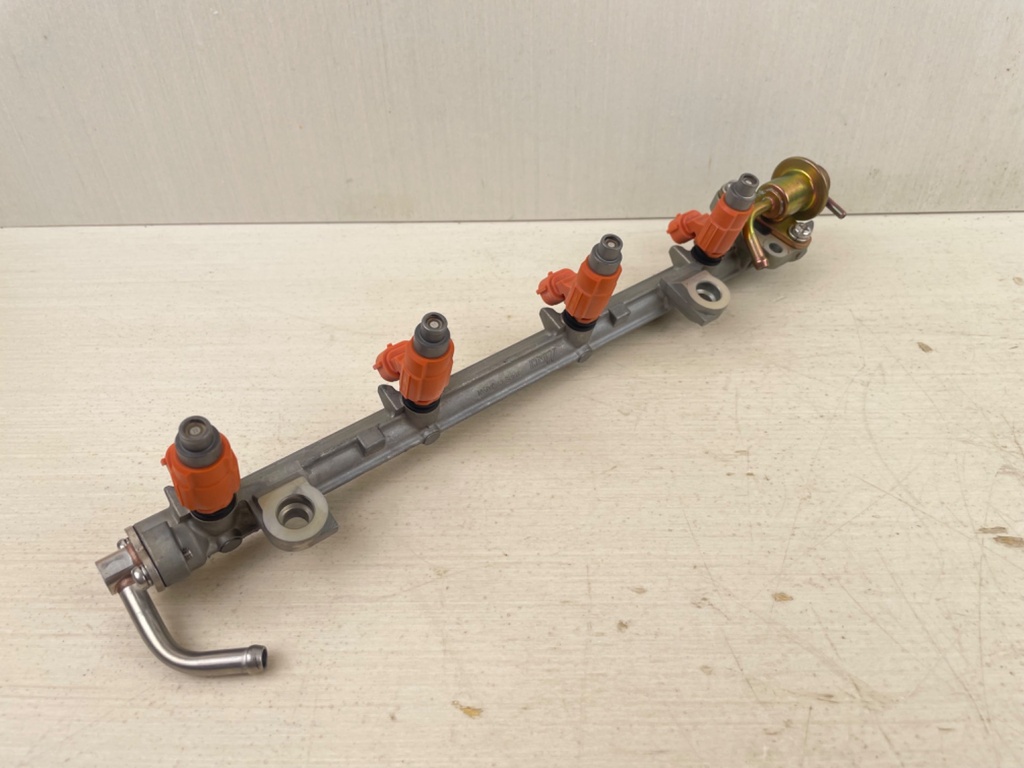 2007 Yamaha 115HP 4 Stroke Outboard Fuel Injector Set W/ Pipe 68V-13160-00-00